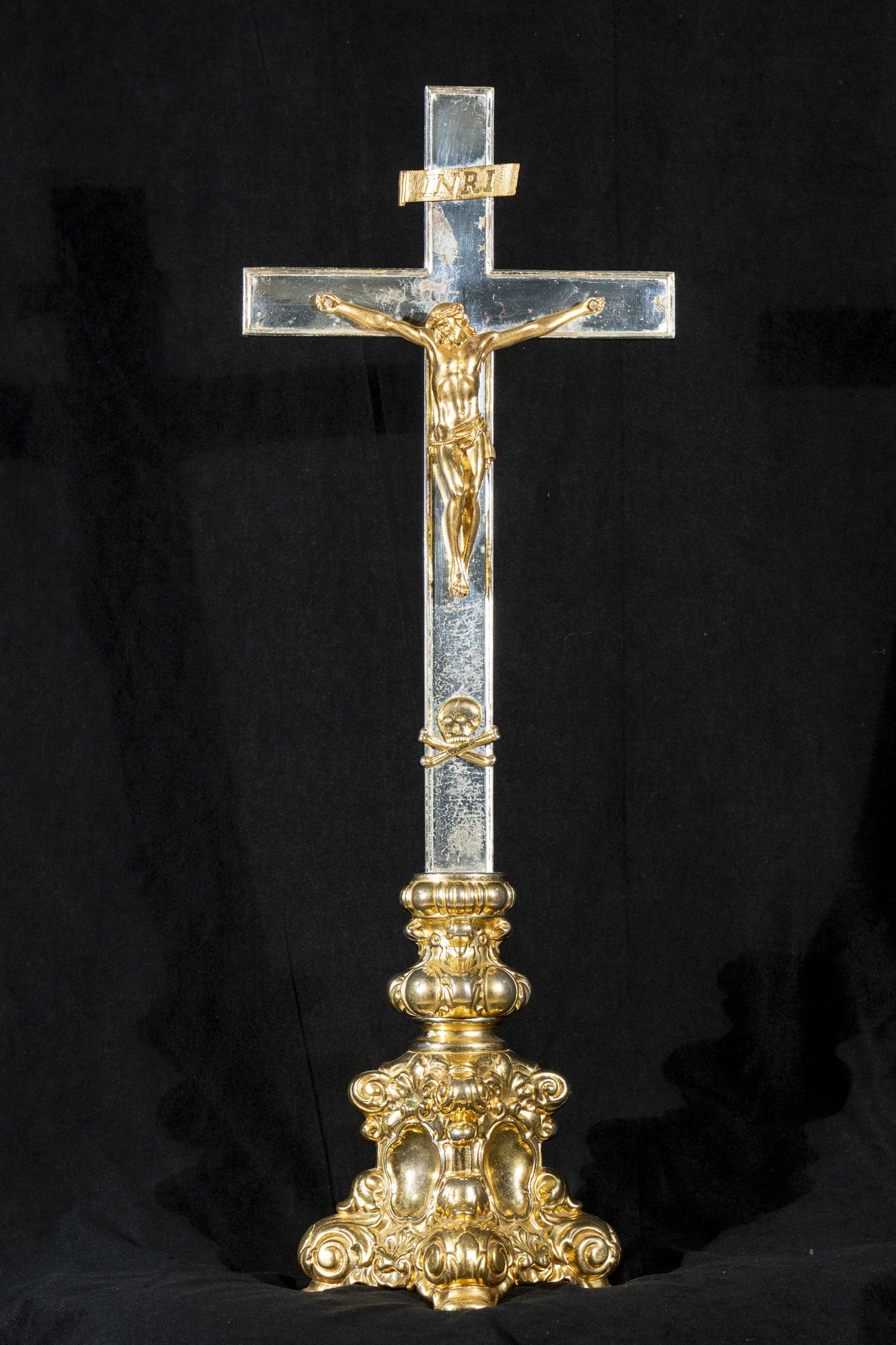 Krzyż ołtarzowy