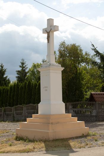 Krzyż przydrożny