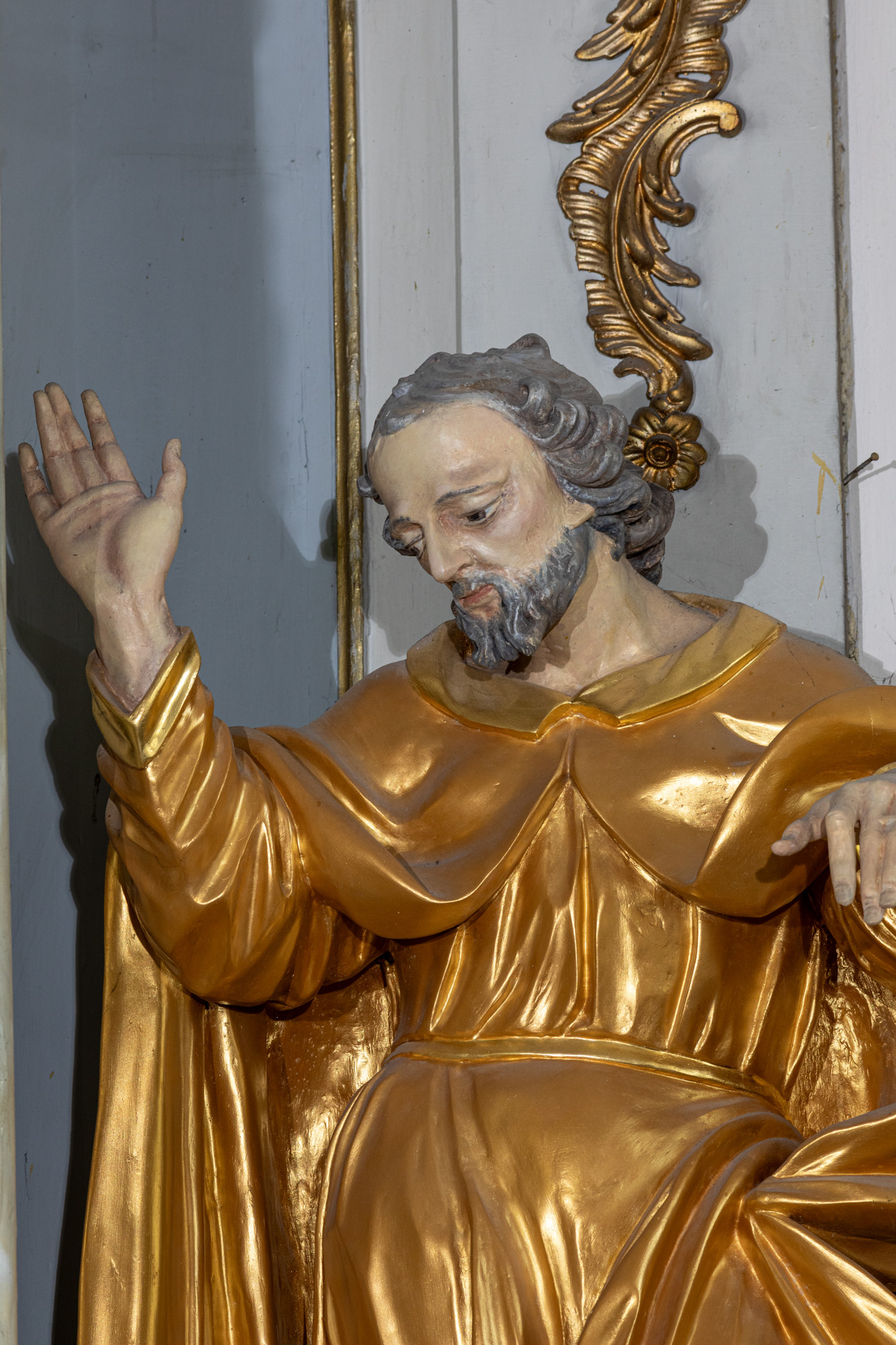Rzeźba – święty Joachim – z ołtarza głównego