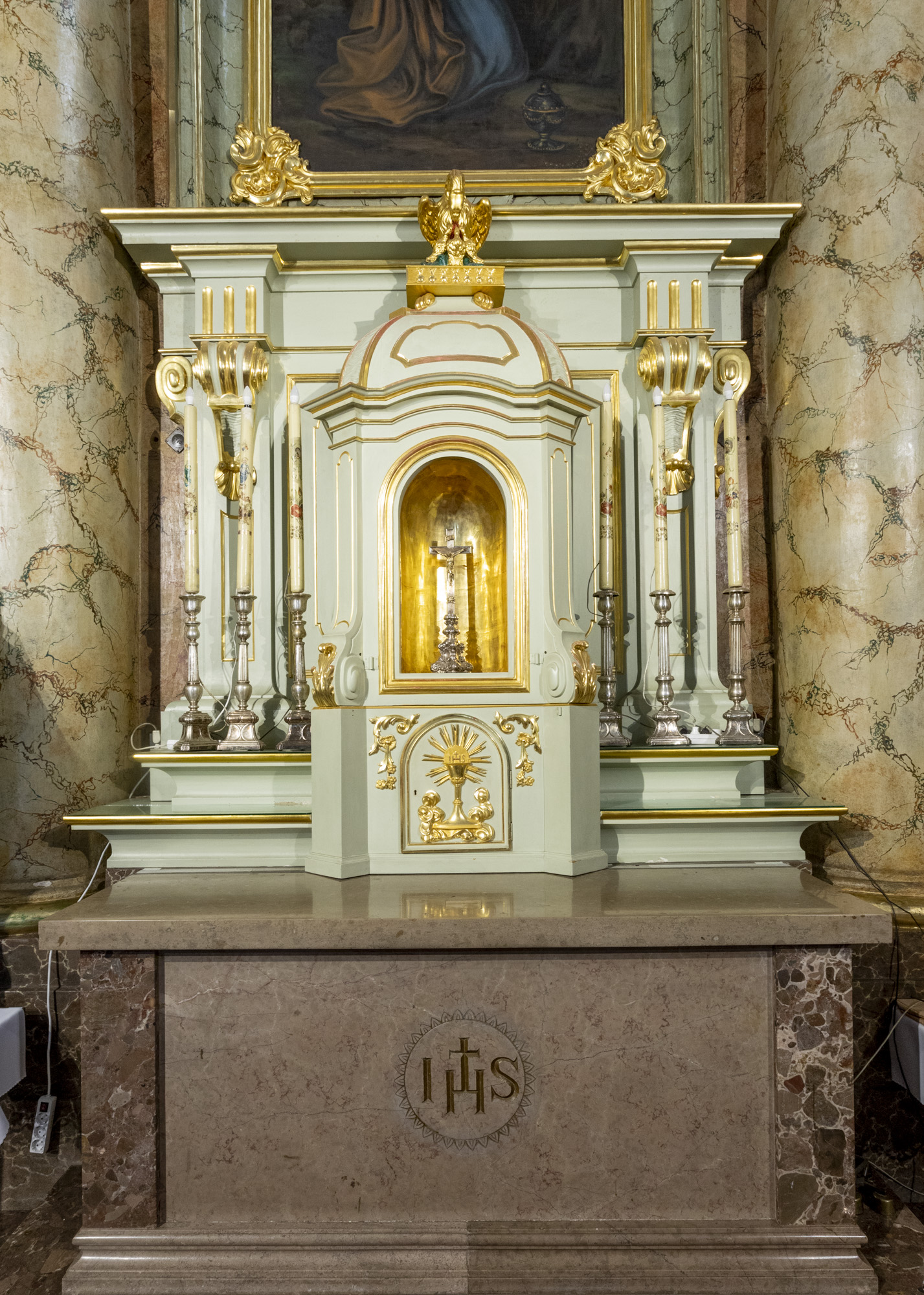 Tabernakulum w ołtarzu głównym