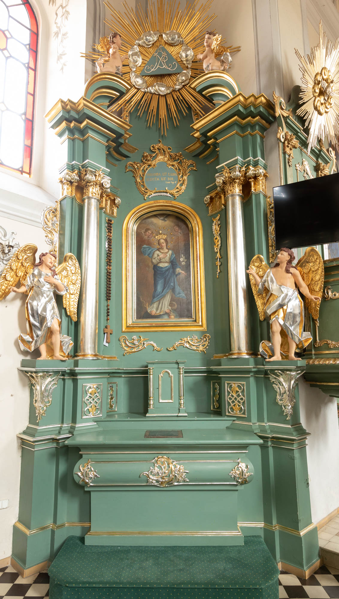Ołtarz boczny – str. lewa nawy
