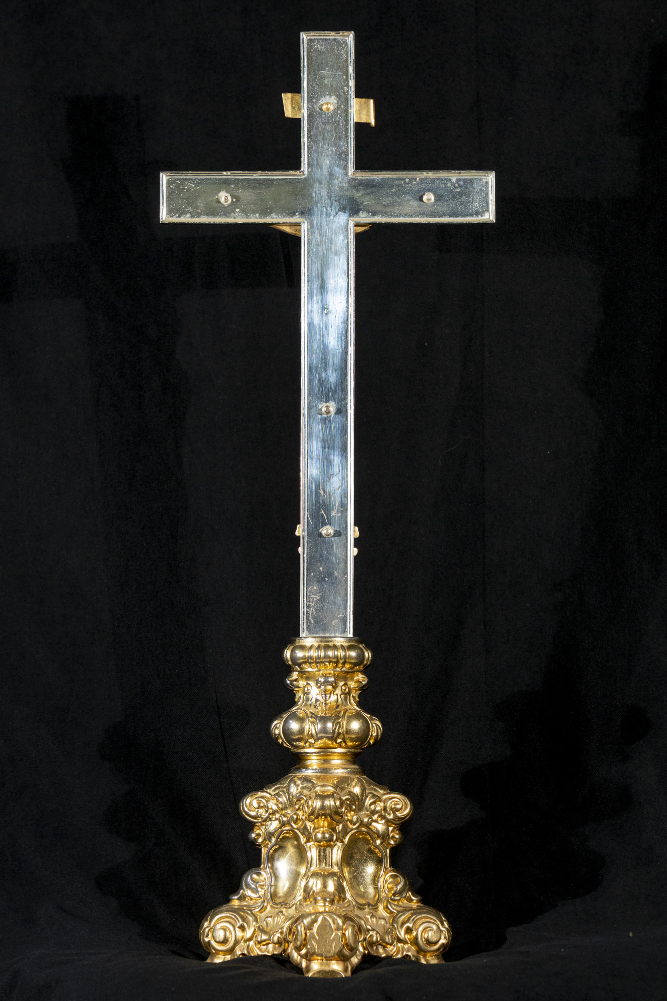 Krzyż ołtarzowy