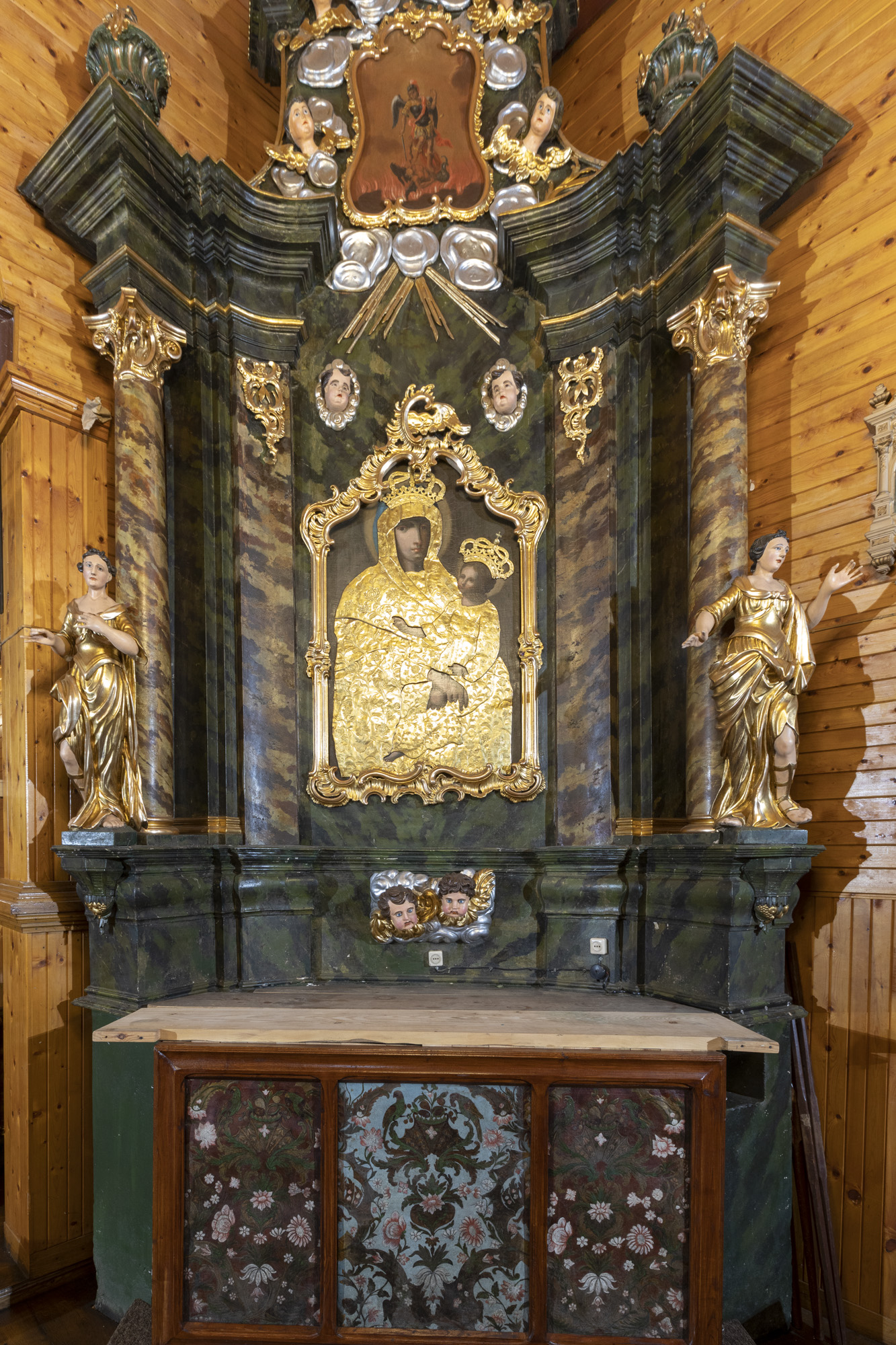 Ołtarz boczny 2