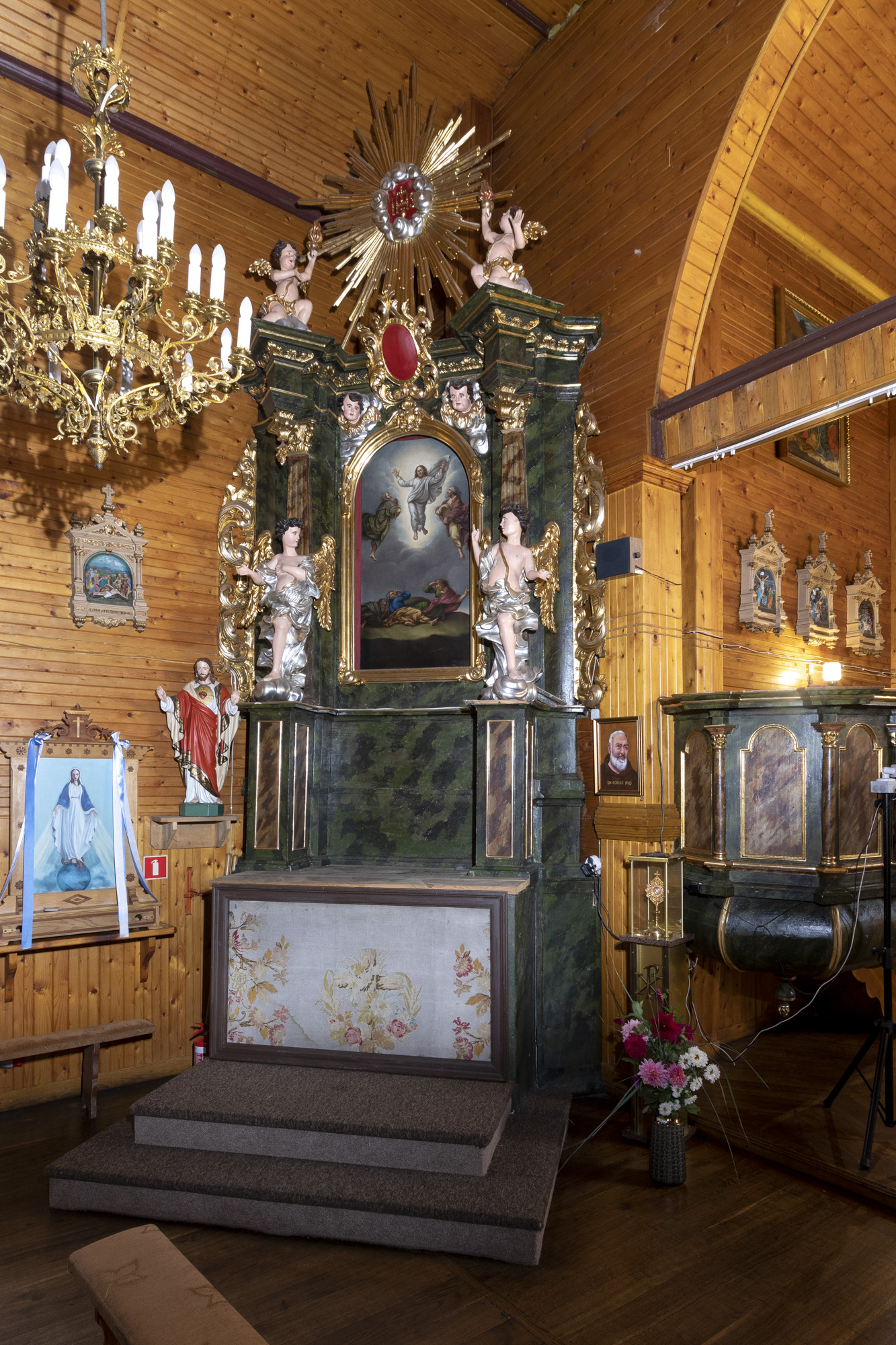 Ołtarz boczny