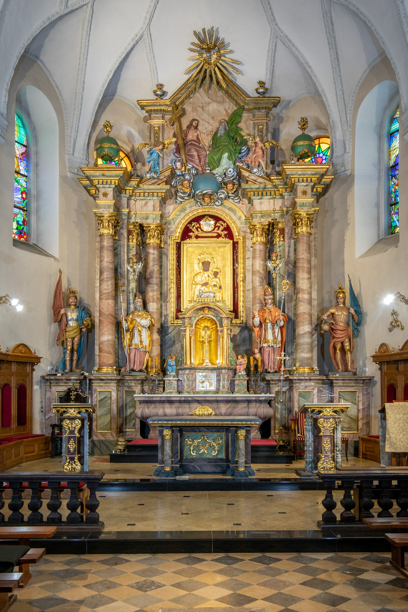 Ołtarz główny – Ołtarz Nawrócenia św. Pawła