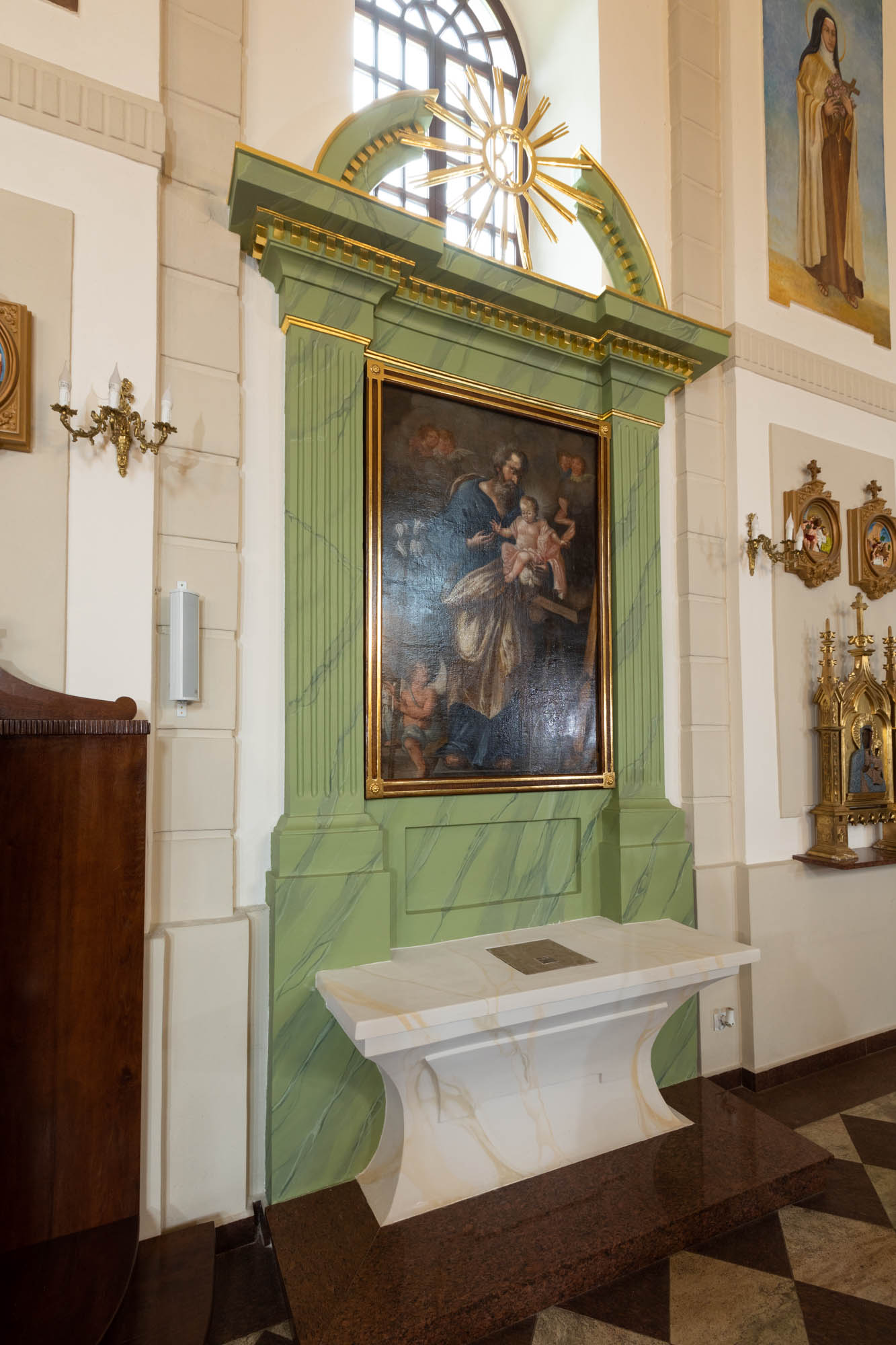 Ołtarz boczny lewy (2-gi) pw. św. Józefa