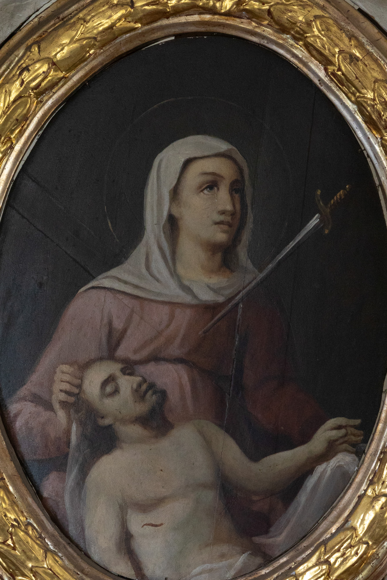 Matka Boska Bolesna - w prawym ołtarzu przytęczowym