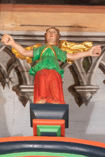 Rzeźba - Anioł z baldachimu ambony