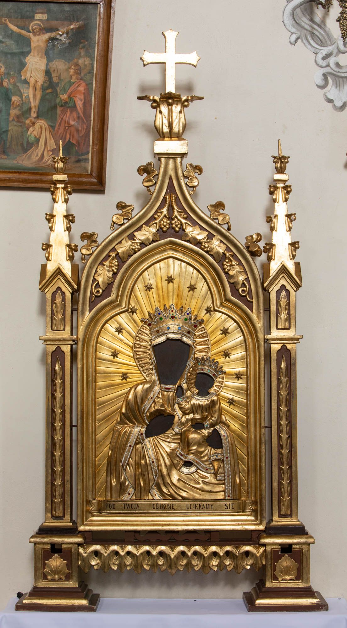 Feretron z przedstawieniami - Matka Boska z Dzieciątkiem i św. Józef z Dzieciątkiem