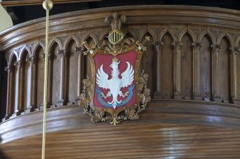 Rzeźba herb z orłem