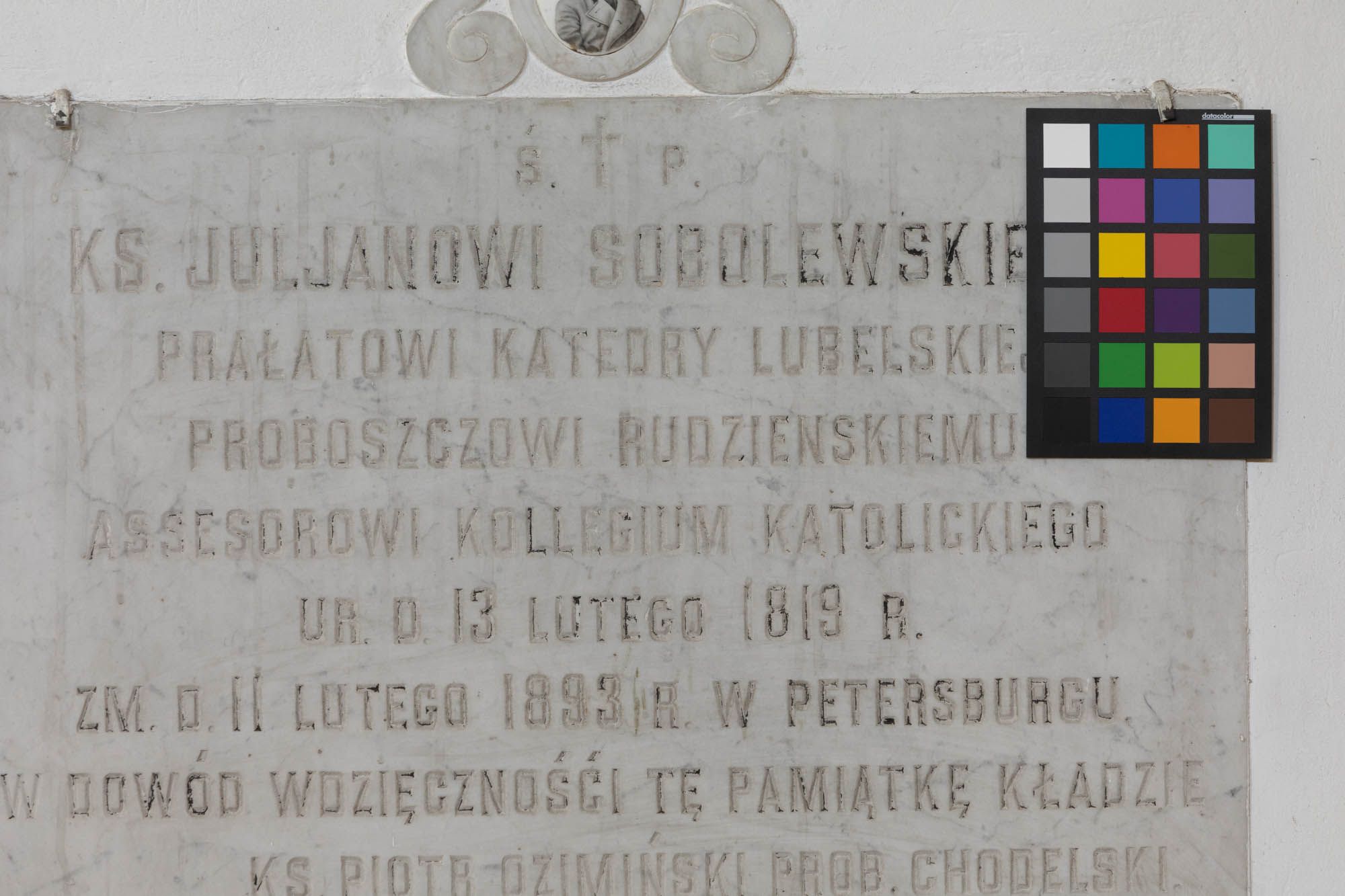 Tablica pamiątkowa ks. Juliana Sobolewskiego zm. 1893 r.