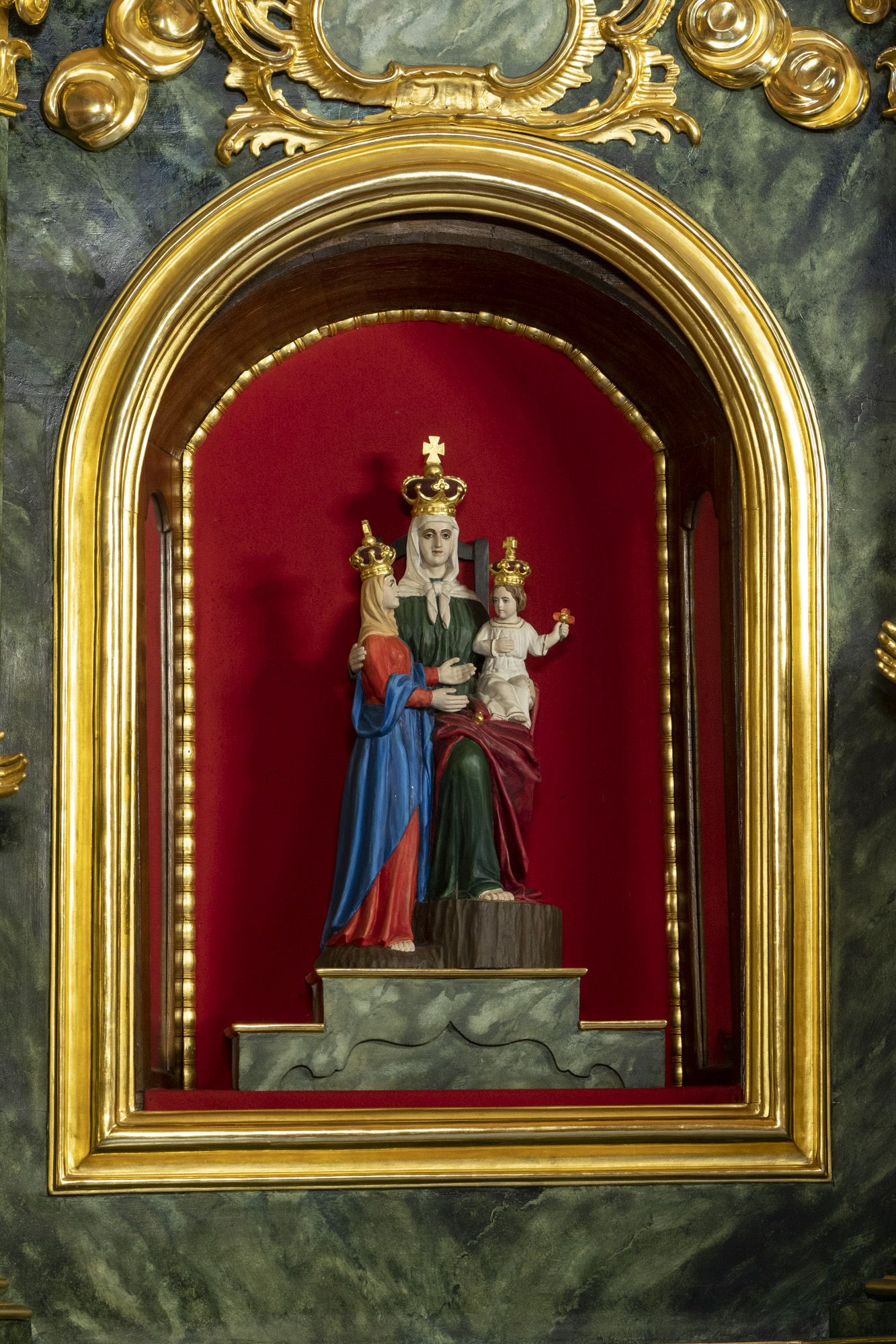 Rzeźba św. Anny Samotrzeciej