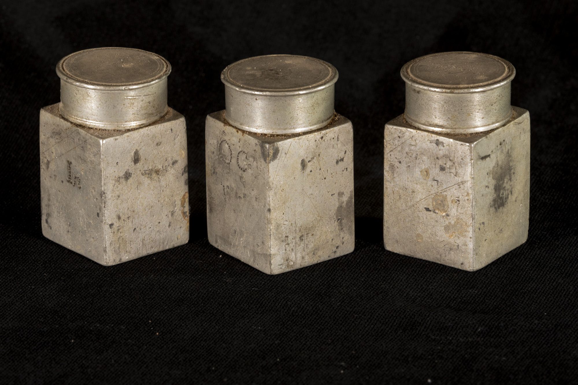 Puszki do olejów świętych