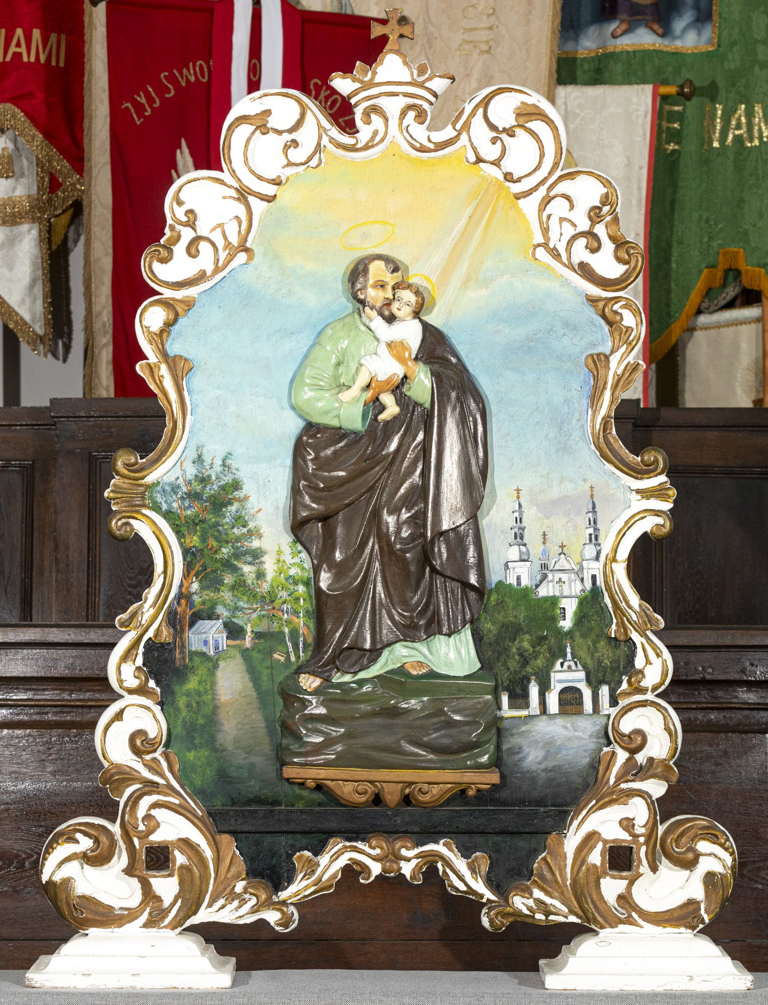 Feretron z obrazem dwustronnym NMP Niepokalaną i św. Józefem z Dzieciątkiem