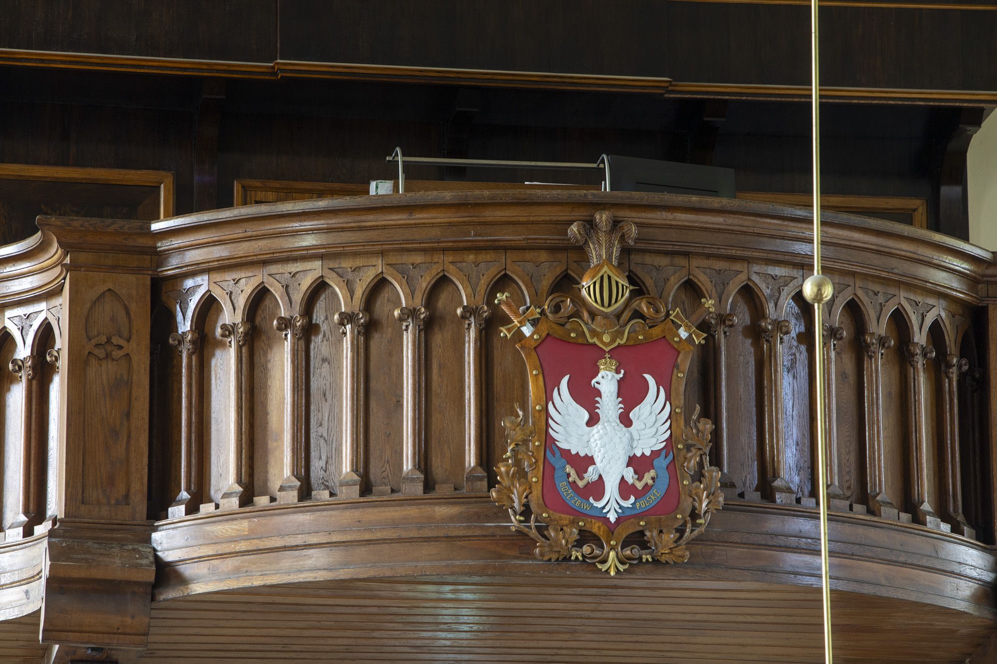 Rzeźba herb z orłem