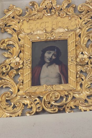 Obraz Ecce Homo w ołtarzu głównym