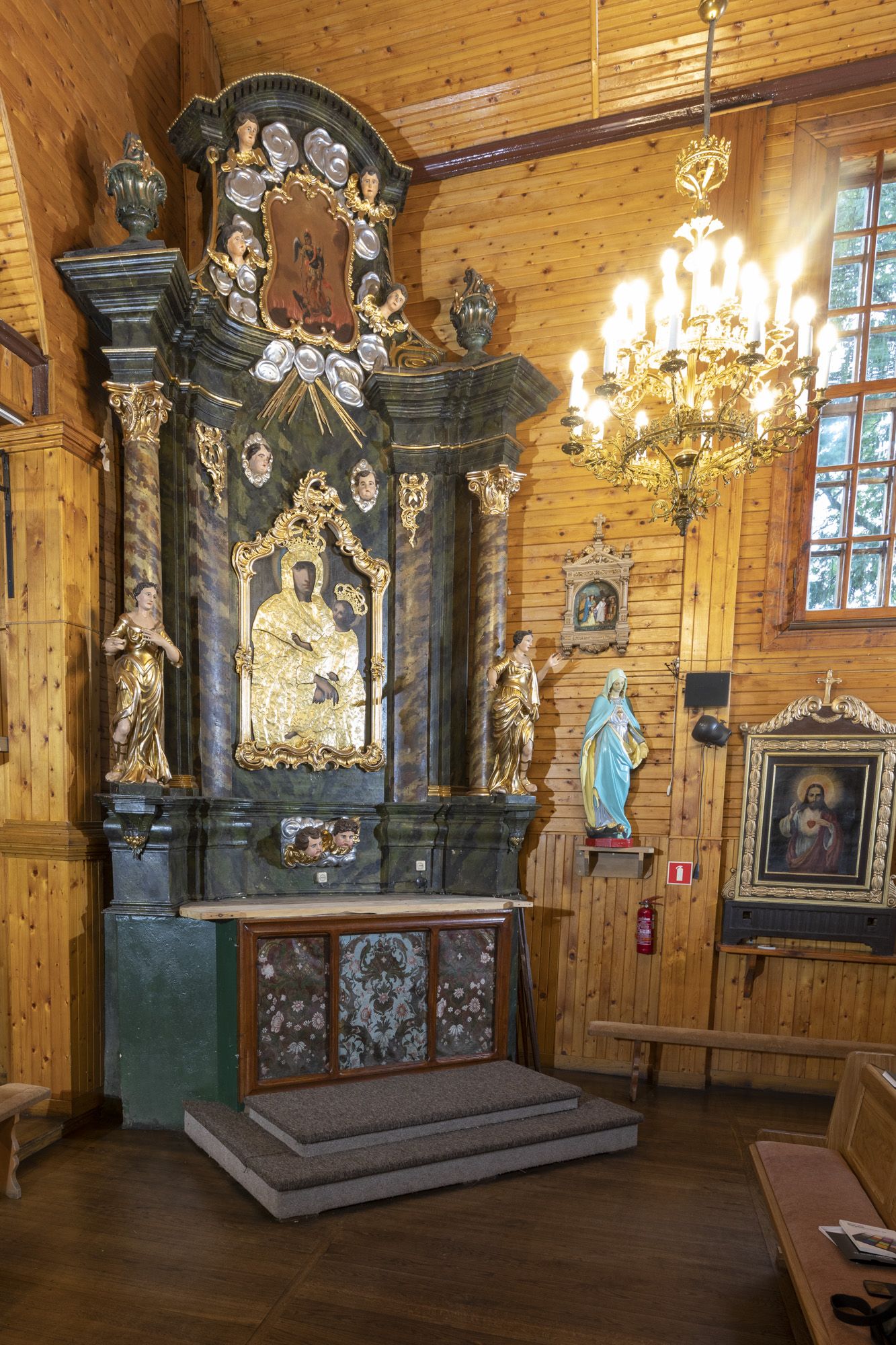 Ołtarz boczny