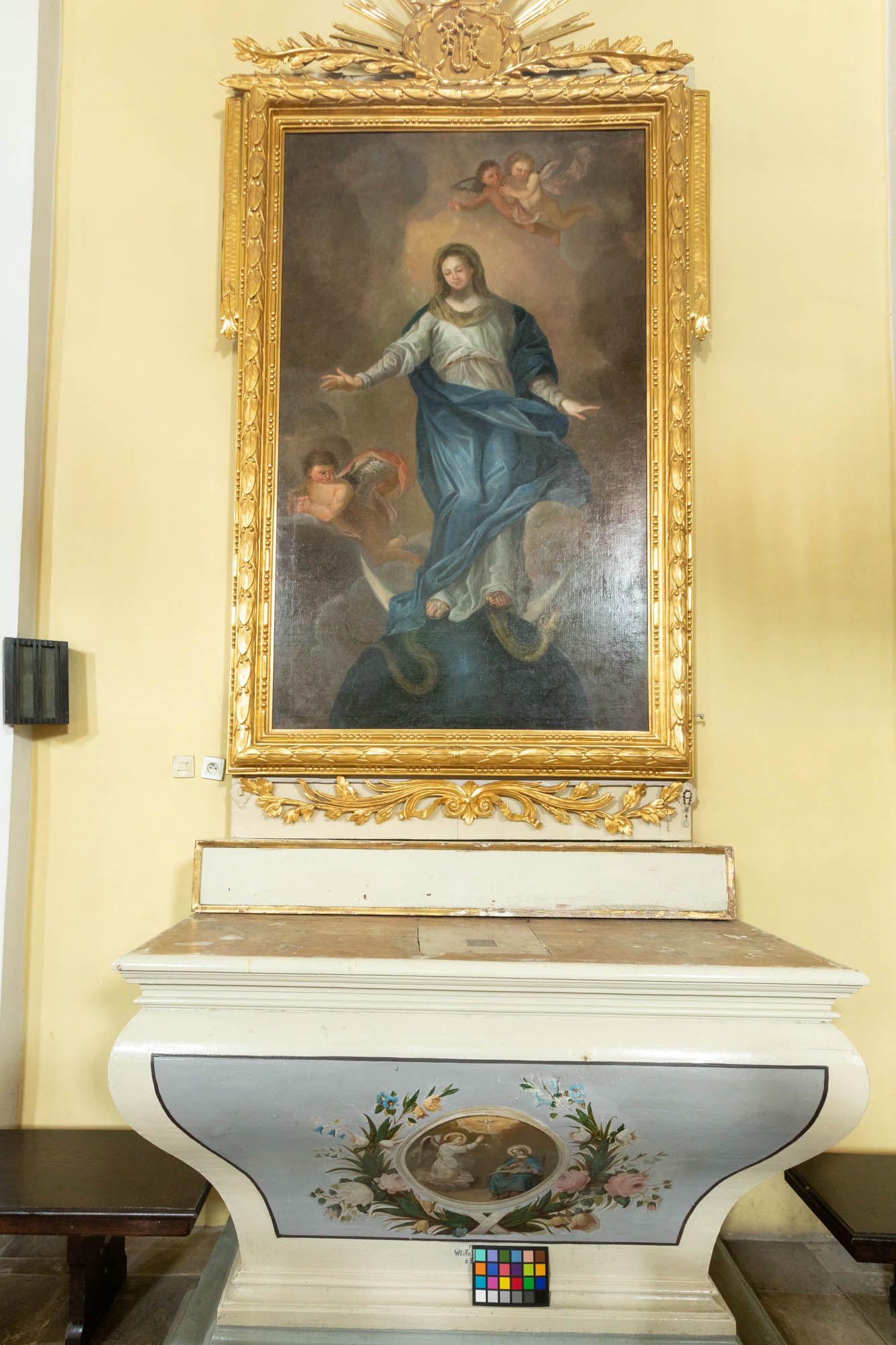 Ołtarz boczny M. Boskiej