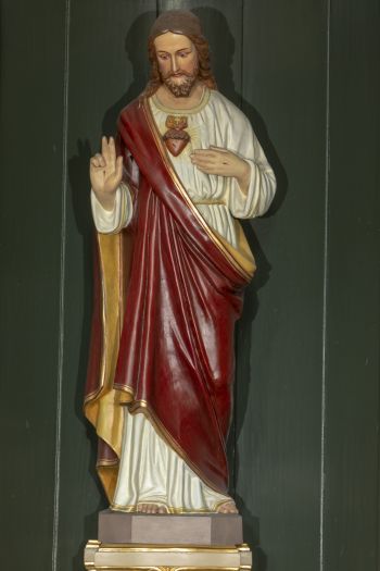 Posąg – Serca Jezusa w ołtarzu bocznym